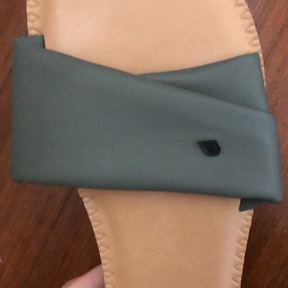 Volcom Women's Hawthorne Fashion Slide Sandal, Army Green Combo - Picture 3 of 3